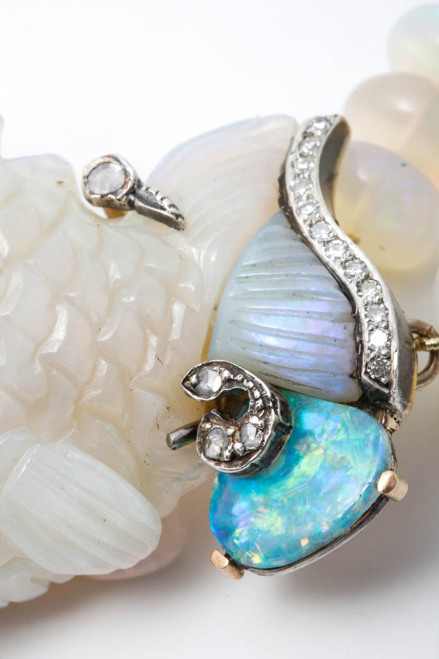 Opal Necklace with Hand Carved Fish Pendant In Excellent Condition For Sale In Amsterdam, NL