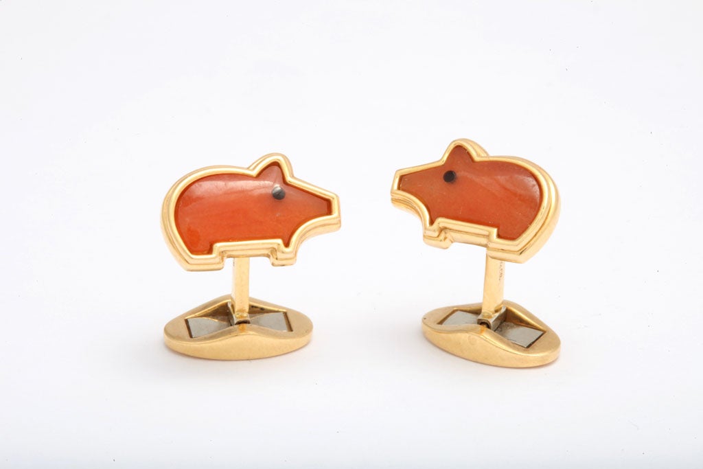 TIFFANY Coral Onyx and Gold Pig Cufflinks