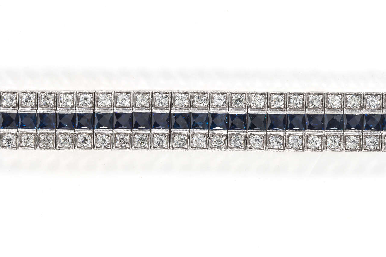 Einzigartiges Armband mit breiten Linien, französischer Saphirschliff, Diamant (Französischer Schliff) im Angebot