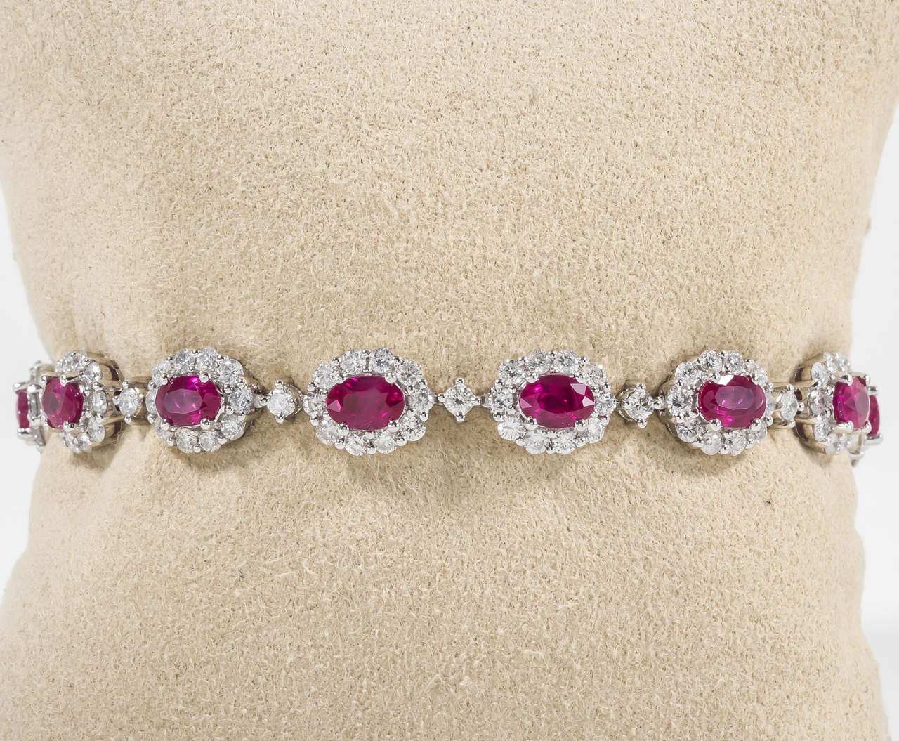 Classic Ruby Diamond Bracelet In New Condition For Sale In New York, NY