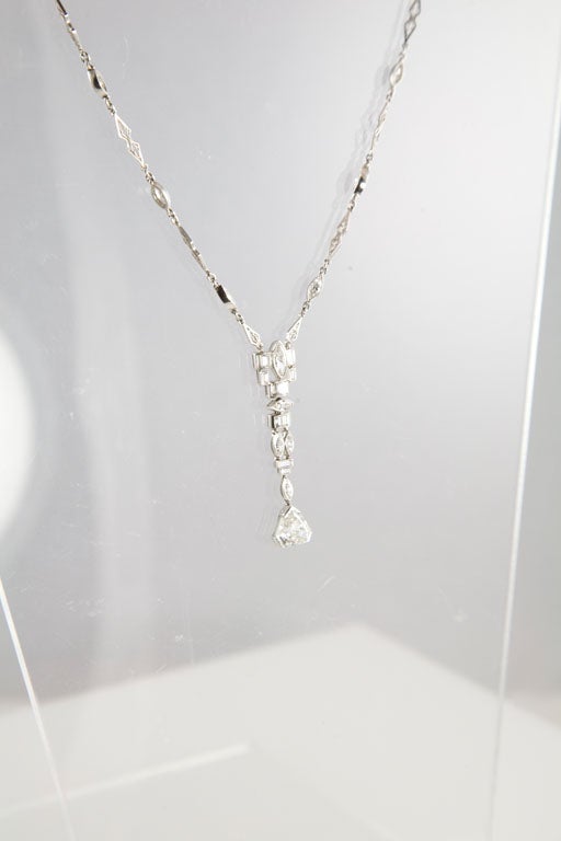 Unusual Art Deco Diamond Platinum Necklace For Sale 1