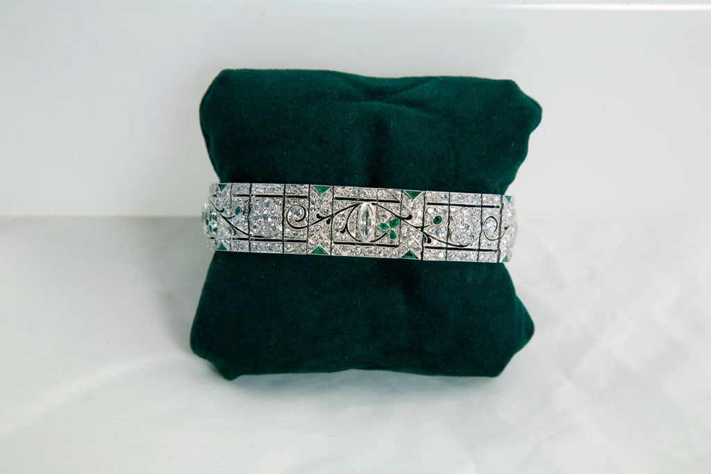Edwardian 17.75 Carat Diamond, 2.0 Carat Emerald and Platinum Bracelet For Sale 1
