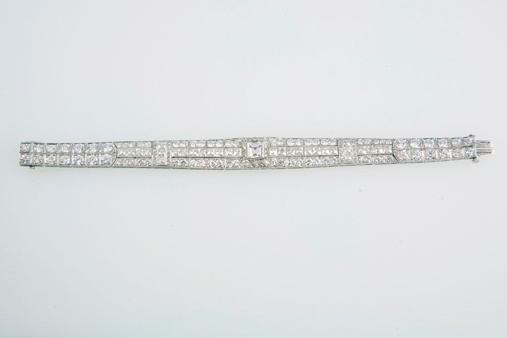 Art Deco 15.0 Carat Diamond & Platinum Bracelet For Sale 2