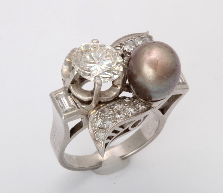 South Sea Pearl And Diamond Cocktail Ring In Excellent Condition For Sale In New York, NY