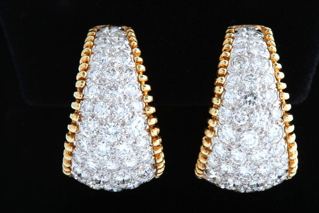 1970s Pave Set Diamond and Gold Hoop Clip Earrings In Excellent Condition For Sale In Miami Beach, FL