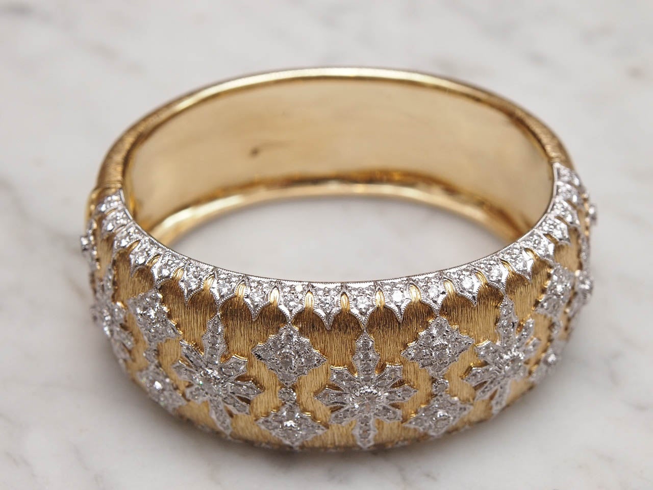 Exceptional 7.00cts Diamond Snowflake Bangle Bracelet