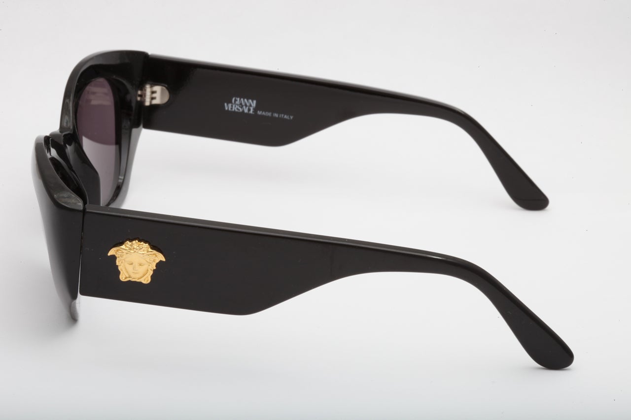 Black Gianni Versace sunglasses MOD 420 COL 852