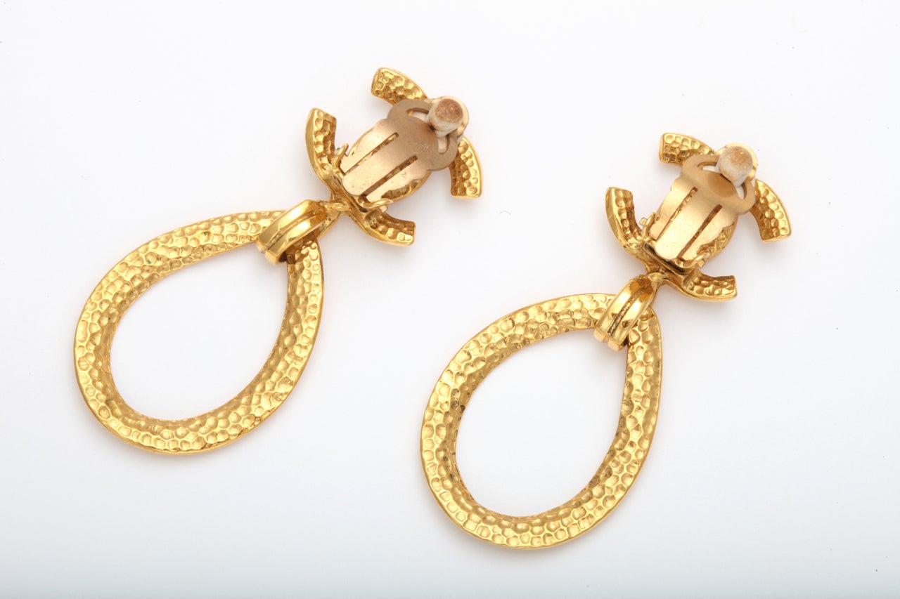 Chanel CC Tear Drop Earrings In Excellent Condition In Chicago, IL
