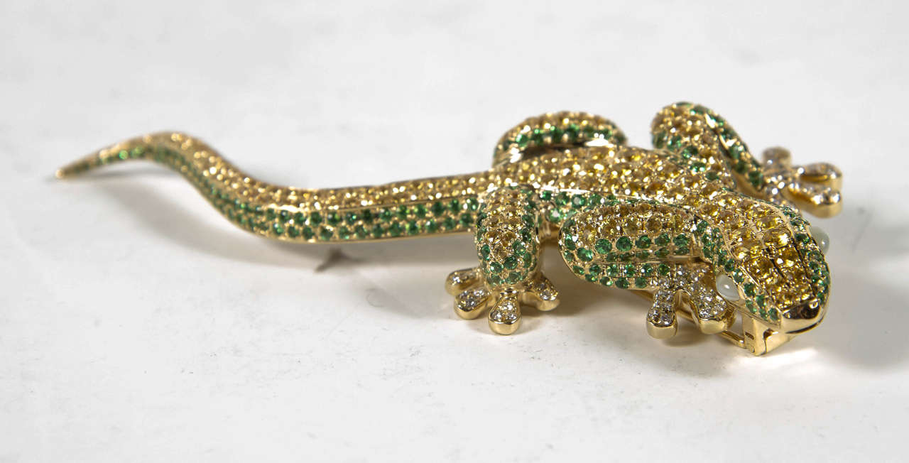 Modern Cellini Glamorous Emerald Diamond Gold Salamander Brooch