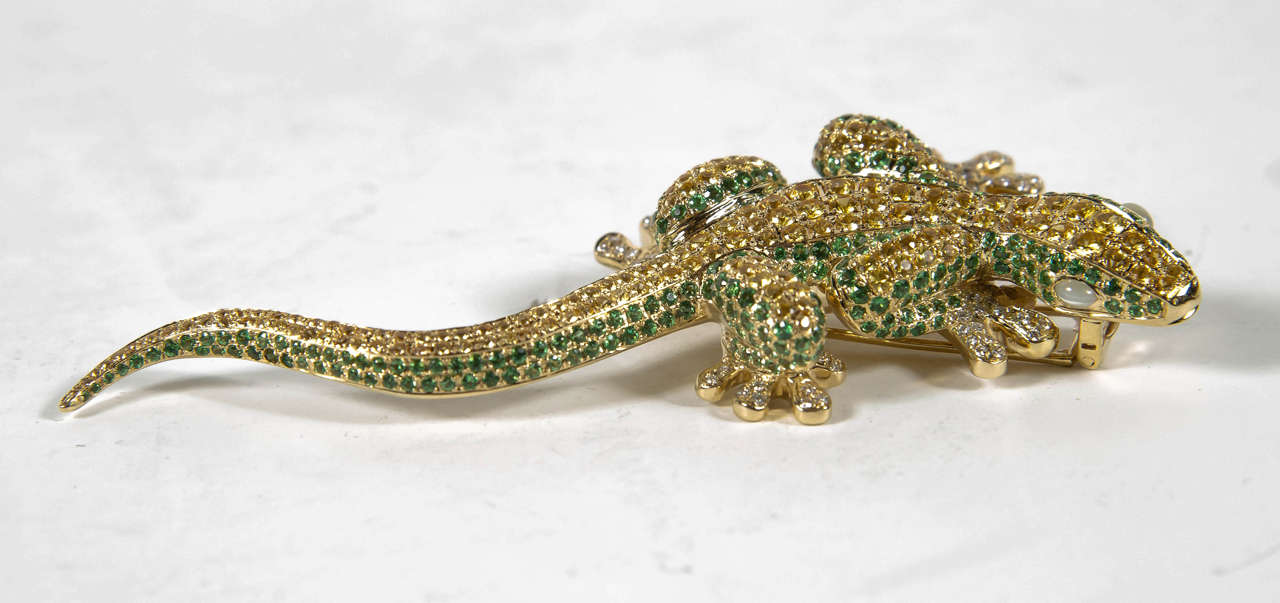 Cellini Glamorous Emerald Diamond Gold Salamander Brooch In Excellent Condition In New York, NY