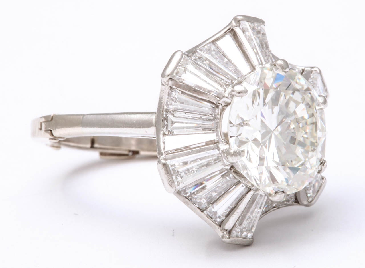 Diamond White Gold Platinum Ring In Excellent Condition For Sale In New York , NY