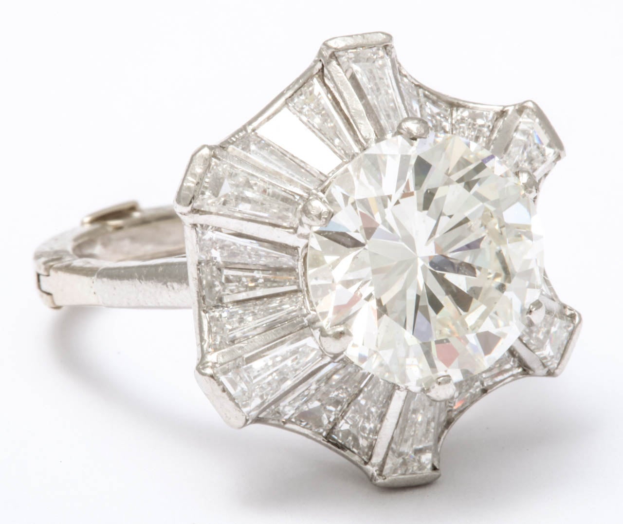 Diamond White Gold Platinum Ring For Sale 3