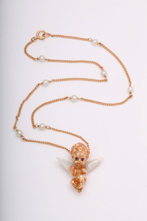 Rare RUSER Child With Wings (ANGEL) Pearl Gold Necklace In Excellent Condition In Miami Beach, FL