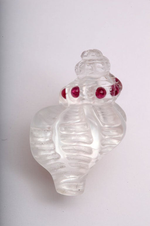 Hand-Carved Rock Crystal Shell Earrings with Garnet Accents In Excellent Condition For Sale In Miami Beach, FL