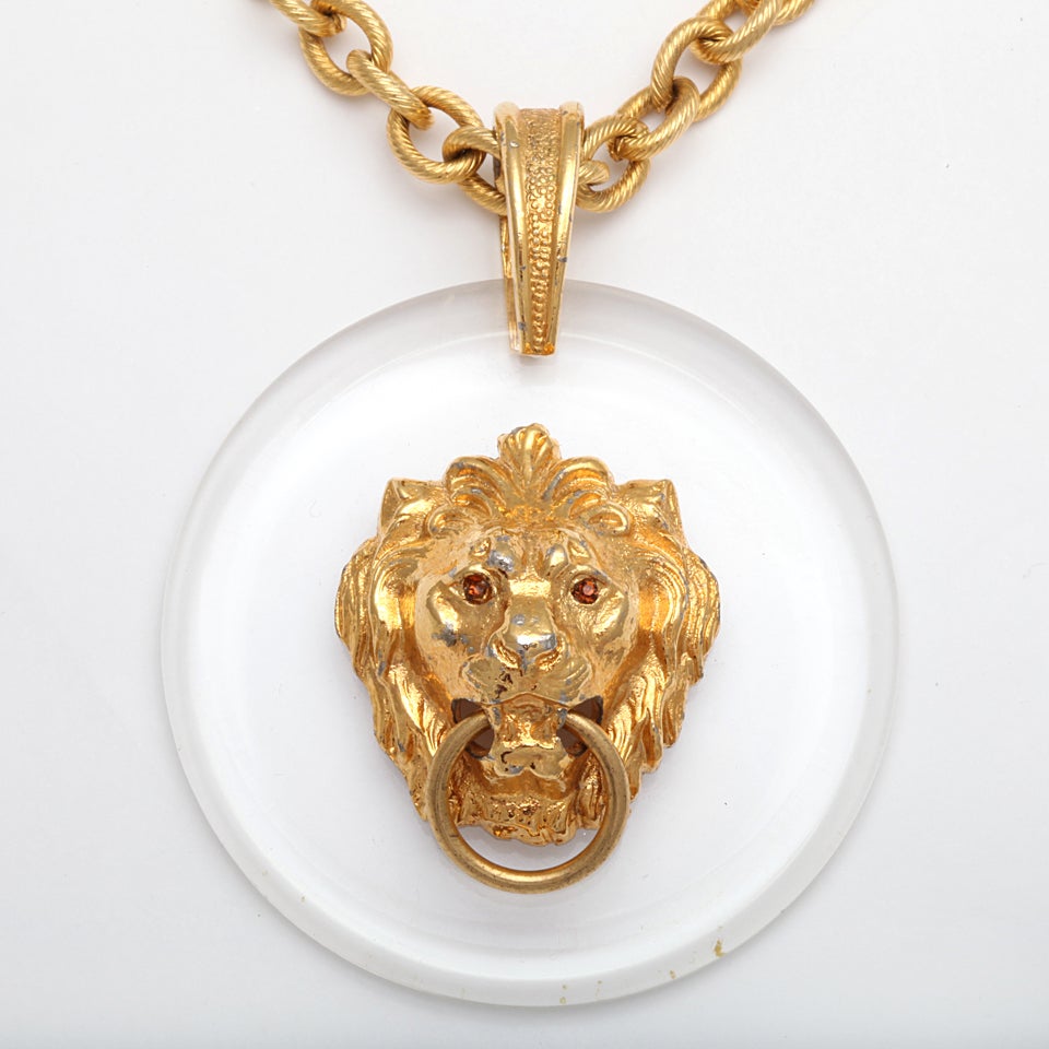 Goldtone and Lucite Lion Pendant Necklace, Costume Jewelry In Excellent Condition For Sale In Stamford, CT