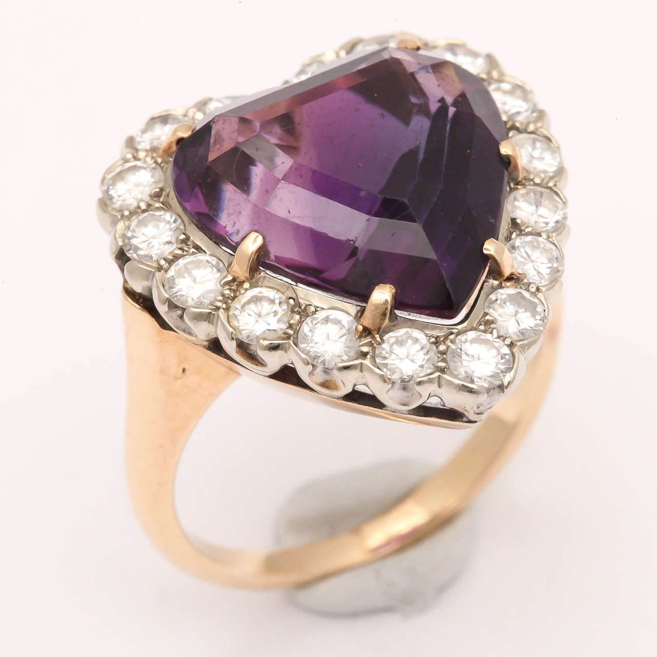 Amethyst Diamond Gold Heart Shaped Ring In Excellent Condition In New York, NY