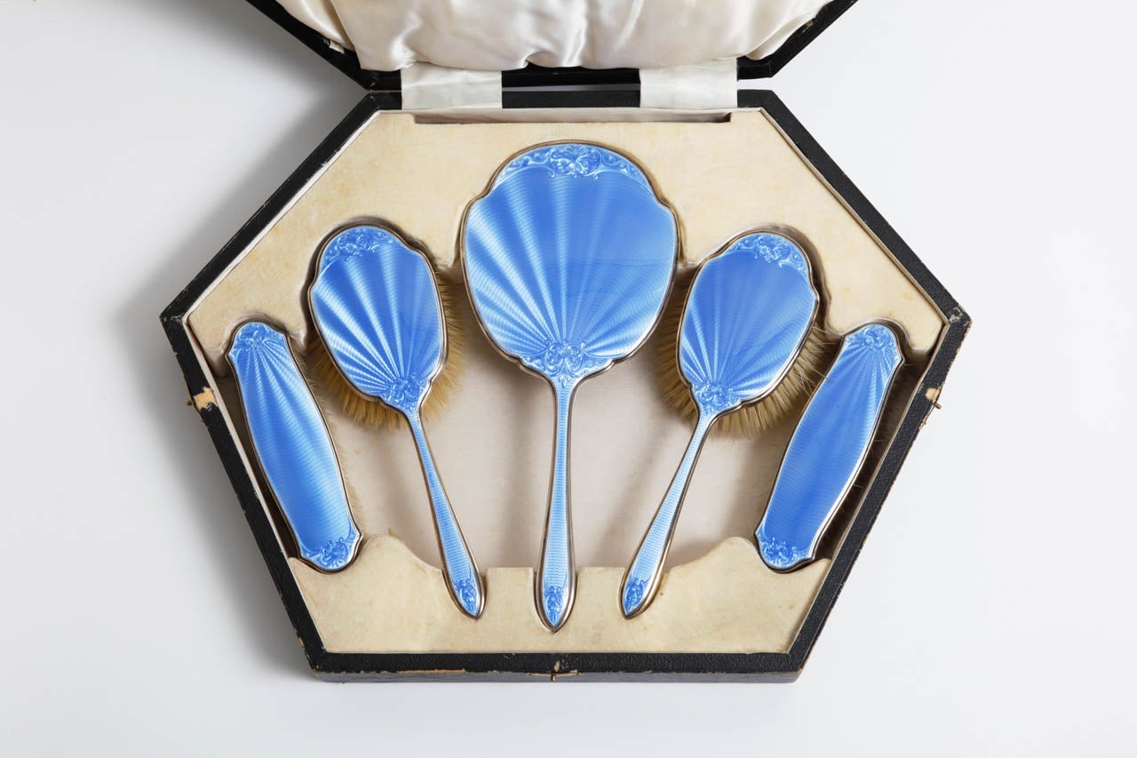 A Sterling Silver and Guilloche Enamel Vanity Dressing Set by Walker & Hall with its Fitted Case In Excellent Condition For Sale In Amsterdam, NL