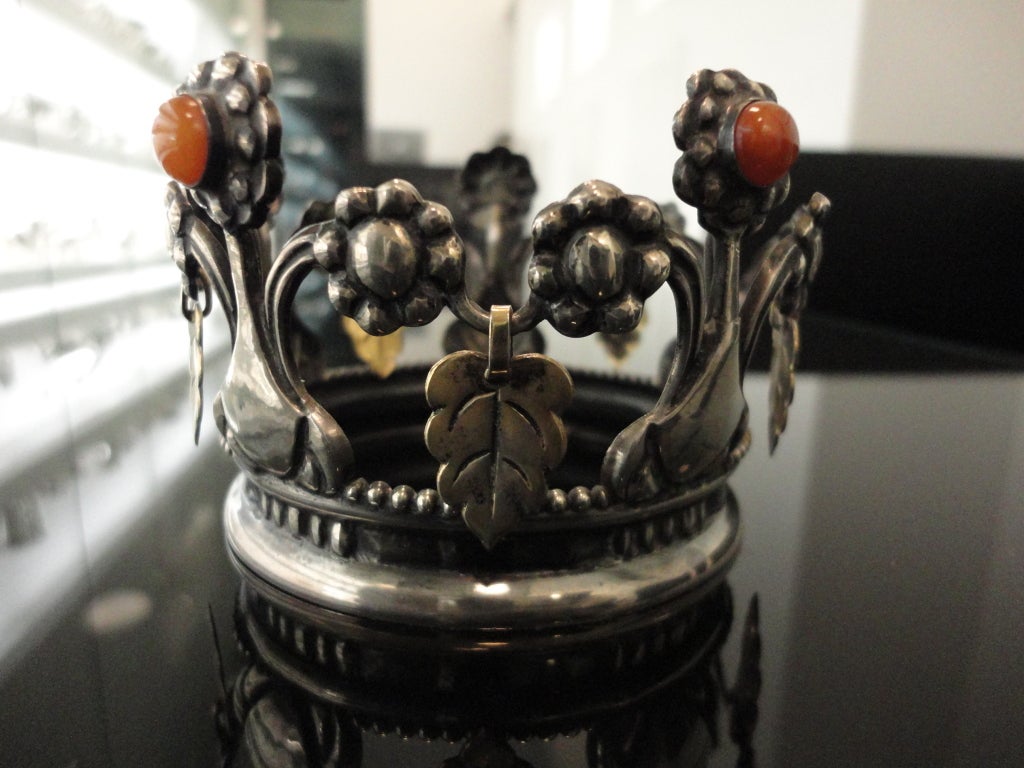 A Museum Piece of Georg Jensen Jewerly.
A gift from Frederik Ferdinand Tillisch to his wife Ingeborg Hertha Paludan-Muller in 1911.
Made by Georg Jensen for Frederik Fredinand Tillisch, who was a close friend of Georg Jensen.
Measurments