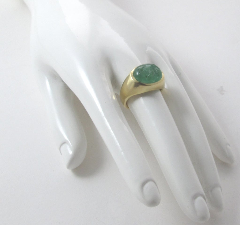 Intaglio Engraved With An Griffin, Mounted On A Ring In Excellent Condition In Firenze, IT