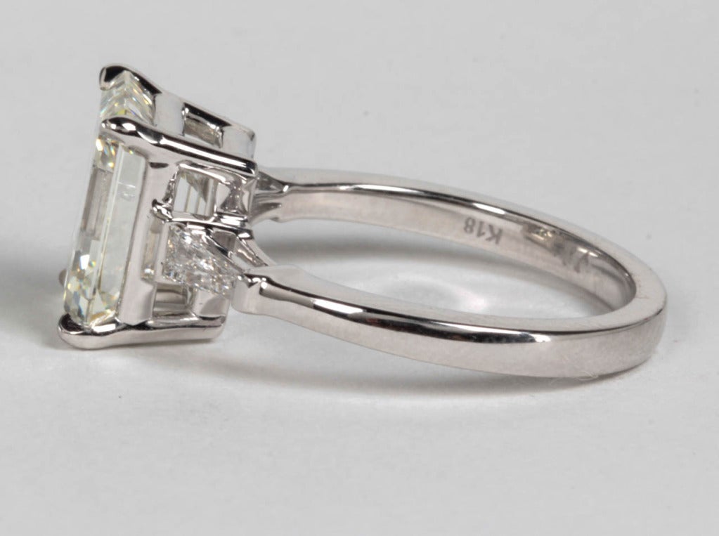 4 carat emerald cut diamond ring