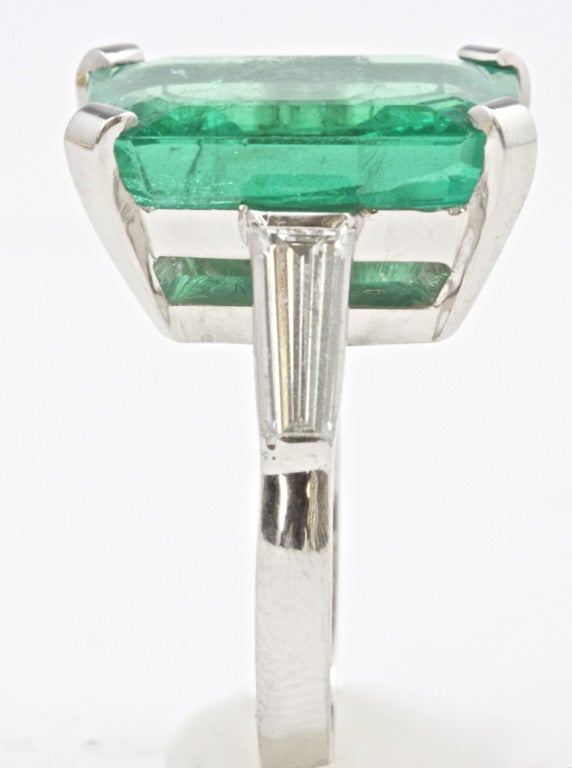 Twelve Carat Colombian Emerald Ring In Excellent Condition In Beverly Hills, CA