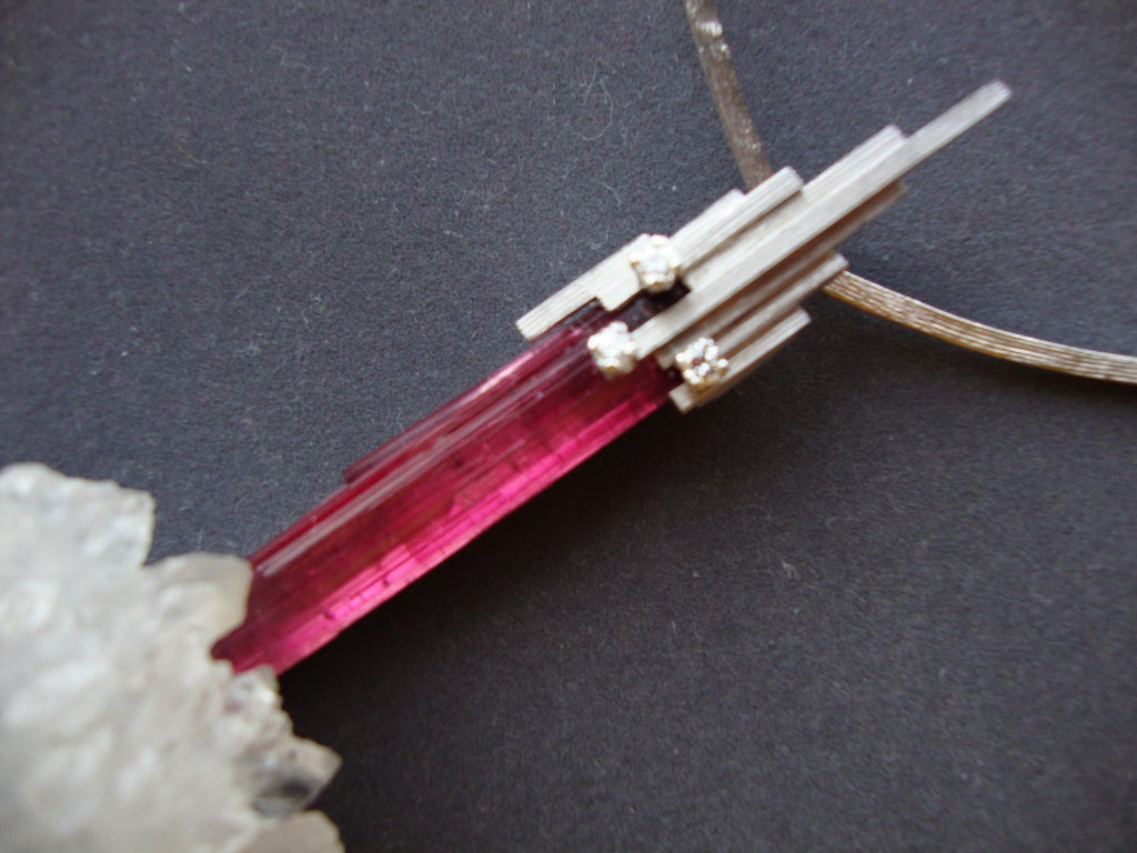Rare Pink Tourmaline Crystallized Agate Diamond Gold Pendant For Sale 2