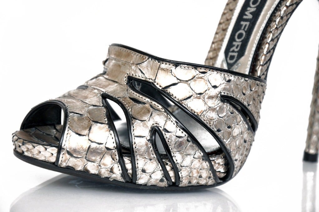 New Tom Ford Silver Python Platform Shoes In New Condition In Montgomery, TX