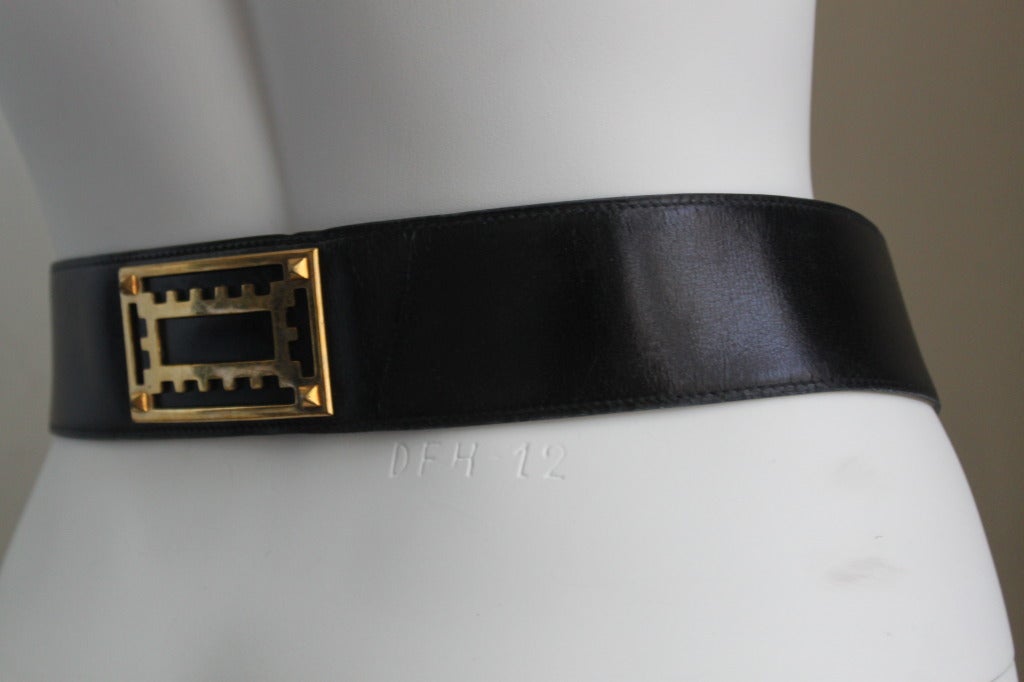 1980's HERMES Collier de Chien navy leather belt with gold hardware In Good Condition In San Fransisco, CA
