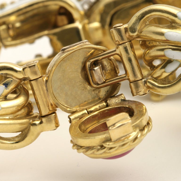 David Webb Enamel Ruby Diamond Gold Frog Bracelet In Excellent Condition In New York, NY
