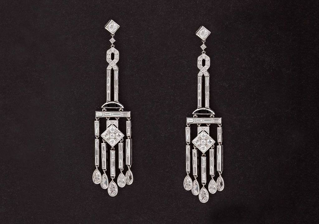 Women's Striking Art Deco Platinum, Diamond and Onyx Chandelier Earrings For Sale