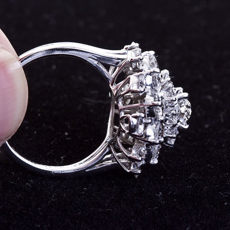 Women's OSCAR HEYMAN 3.50 carats Diamond Platinum Cluster Ring