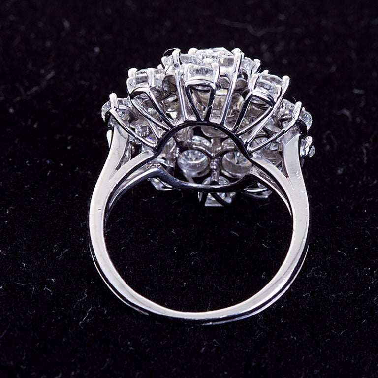 OSCAR HEYMAN 3.50 carats Diamond Platinum Cluster Ring 1