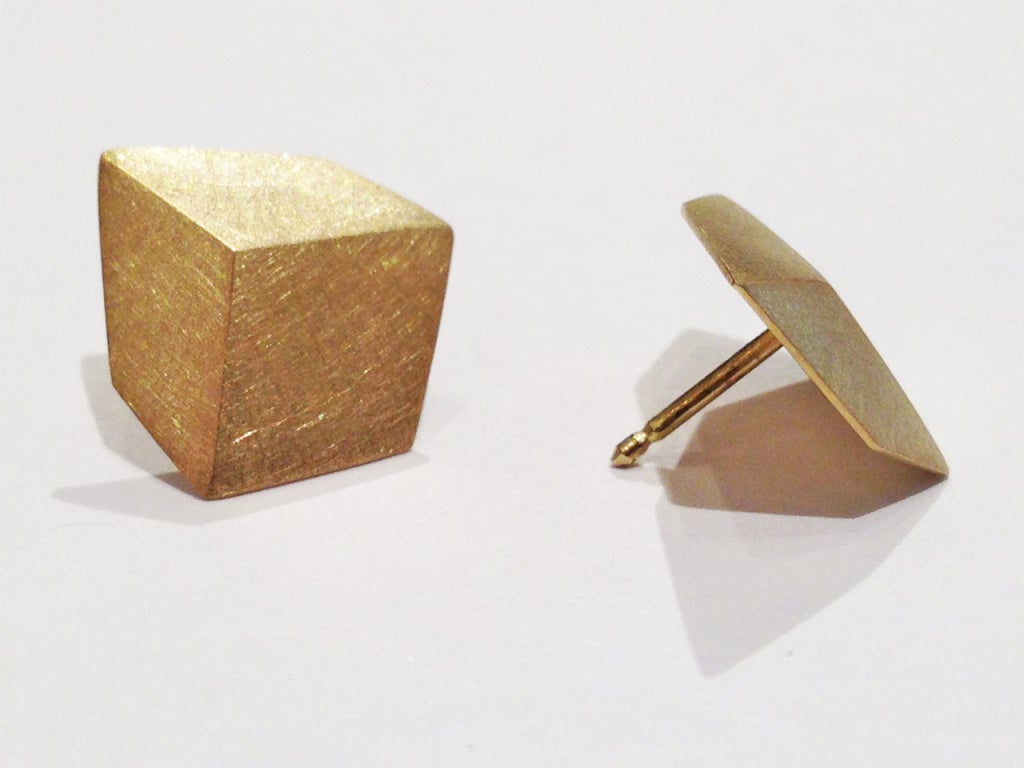 Mini Cubes Earrings in 18k yellow gold Earrings look three dimension with optical illusion effect.