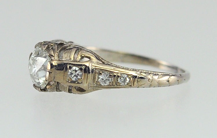 Women's  Art Deco Diamond Platinum Engagement ring