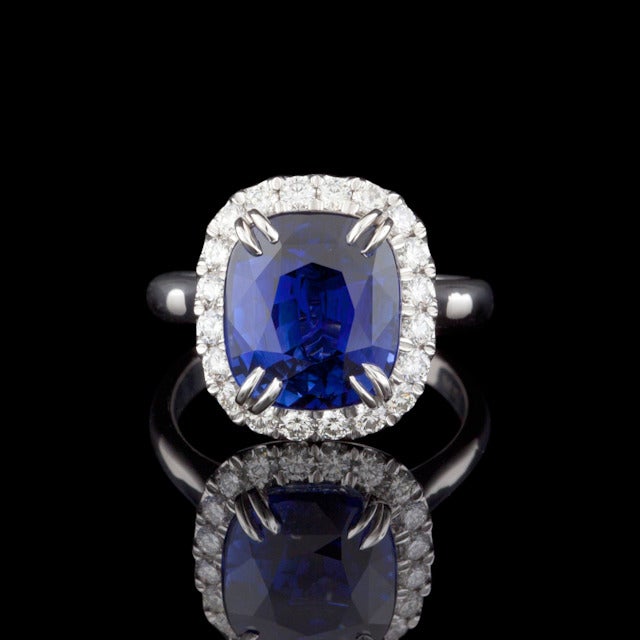 Women's Natural 7.06 Carat Sapphire Diamond GIA Certified Ring