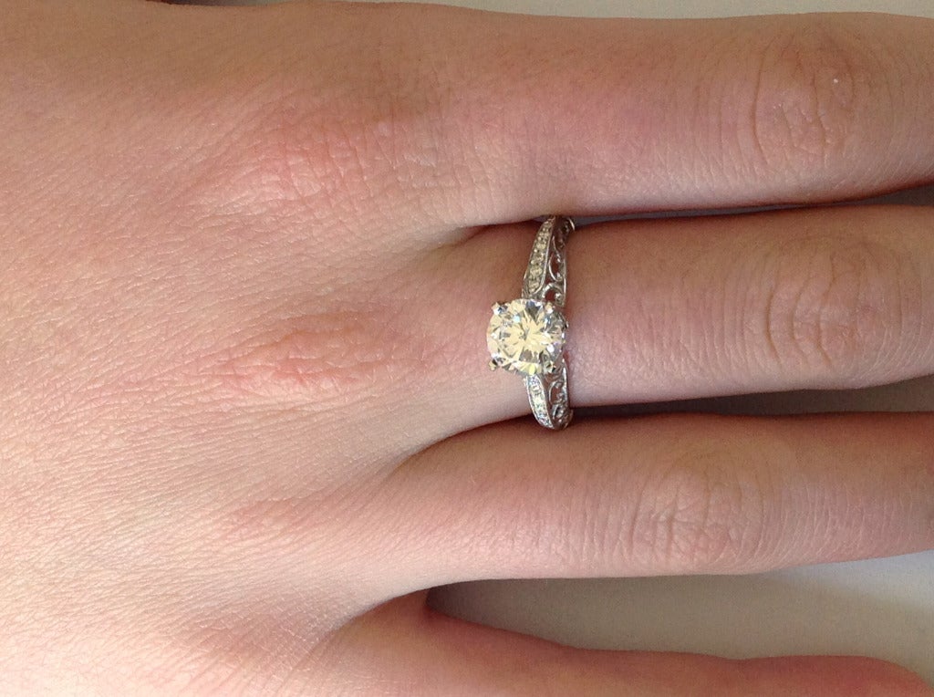 Dalben 1.54 Carat Round Brillant Diamond Gold Engagement Ring 5