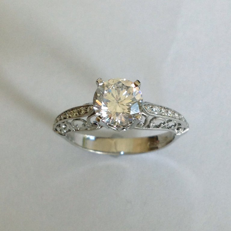 Contemporary Dalben 1.54 Carat Round Brillant Diamond Gold Engagement Ring
