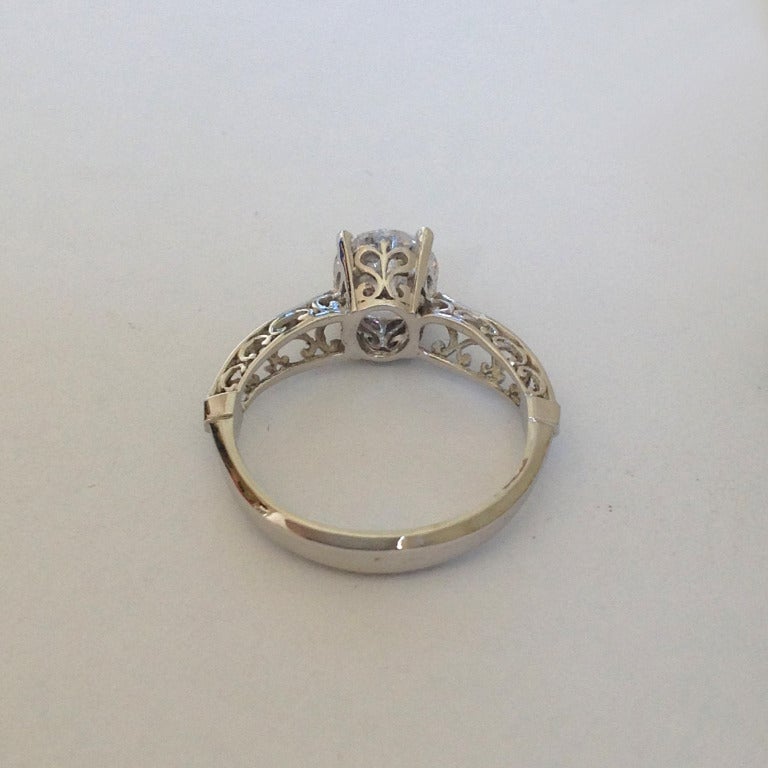 Dalben 1.54 Carat Round Brillant Diamond Gold Engagement Ring 1