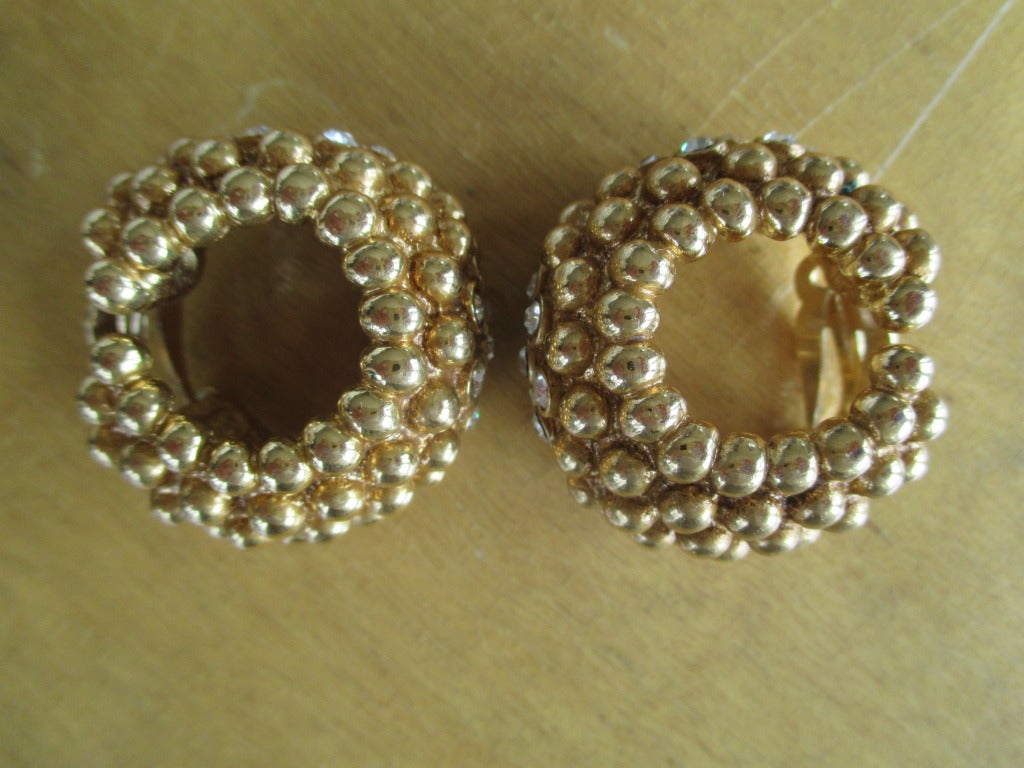Yves Saint Laurent Bold Gold Clip Earrings In Excellent Condition In Cloverdale, CA