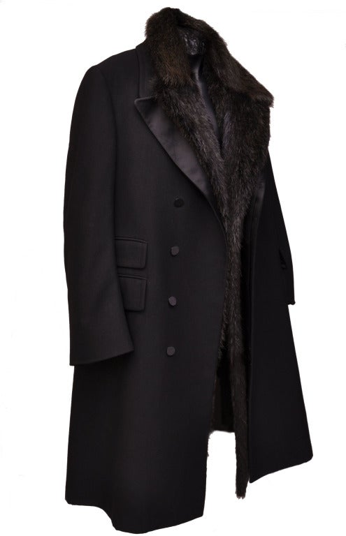 TOM FORD for GUCCI

Men's coat

With its luxurious textures and chic style, this gorgeous coat will add a panache to any wardrobe. 

The set includes two coats that are worn together, but also can be worn separately.

The top tuxedo coat is