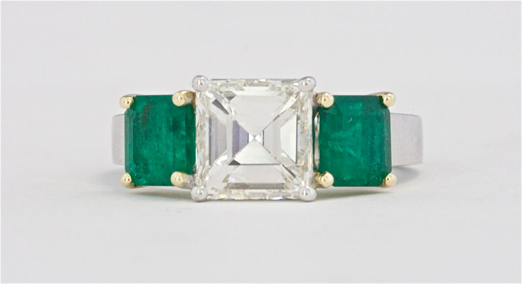 Emerald Diamond Gold Engagement Ring In New Condition In Beverly Hills, CA