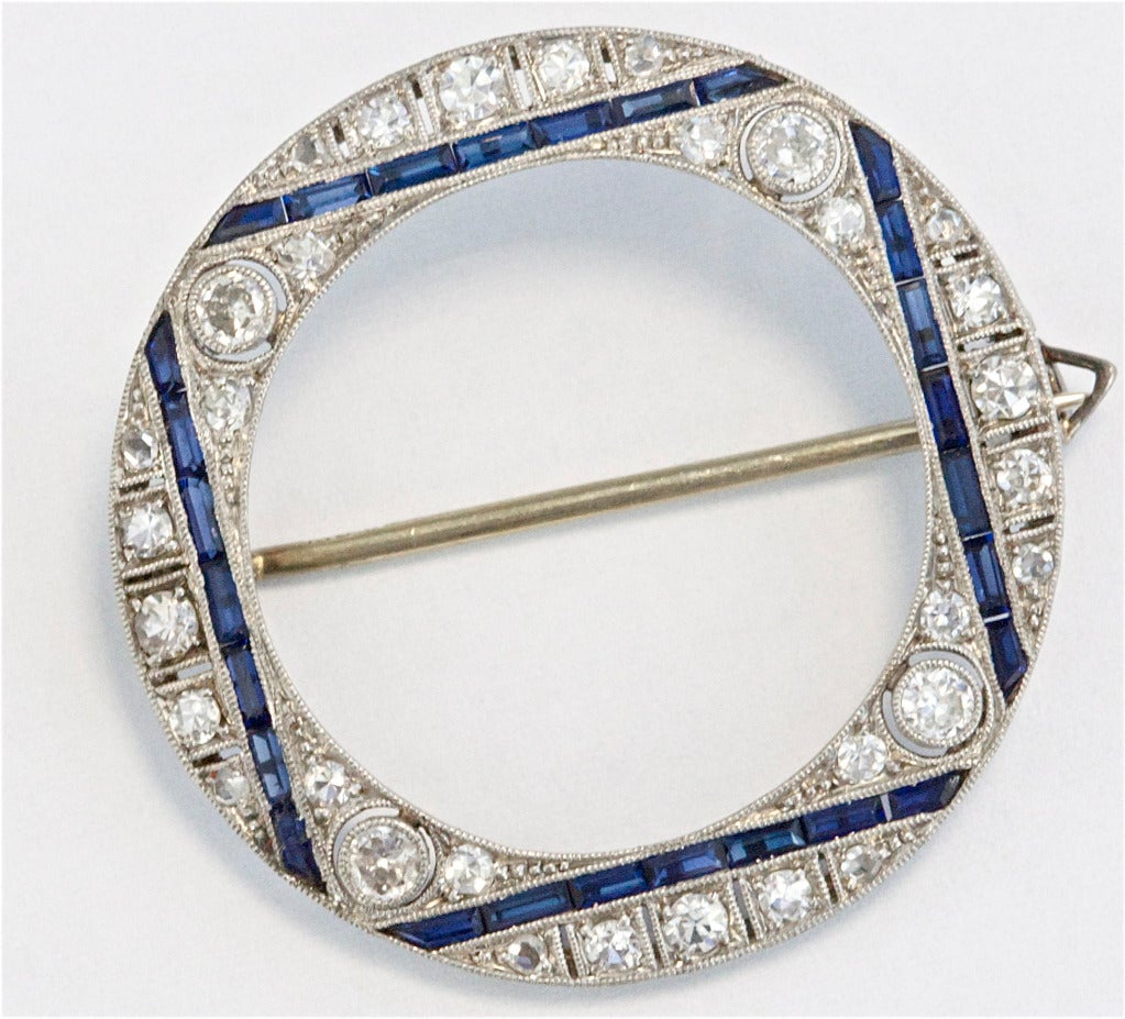 A fine old Art Deco brooch in excellent condition.