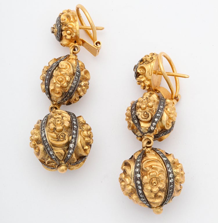 Gold Diamond Topiary Earrings For Sale 3