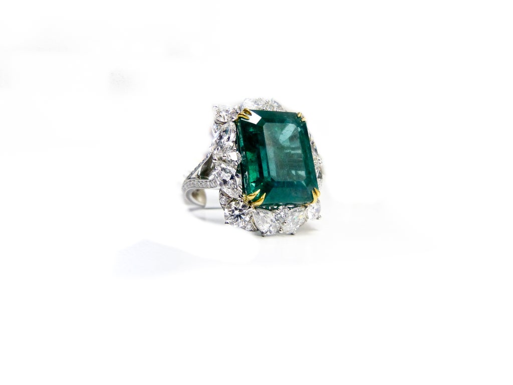 Natural GIA Certified Emerald Ring In New Condition In New York, NY