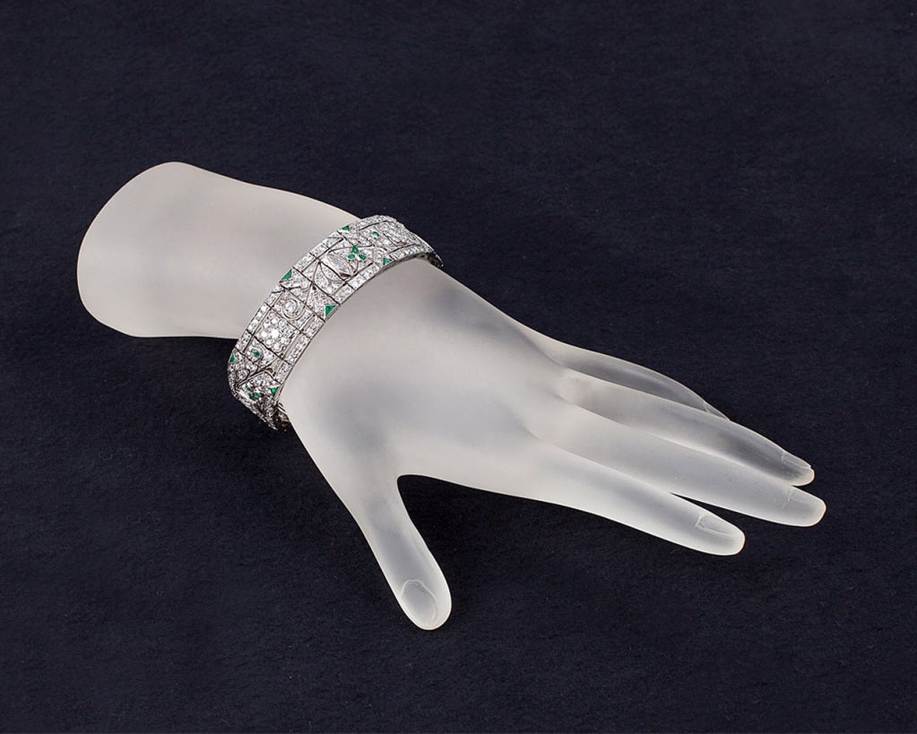 Edwardian 17.75 Carat Diamond, 2.0 Carat Emerald and Platinum Bracelet In Excellent Condition For Sale In Calabasas, CA