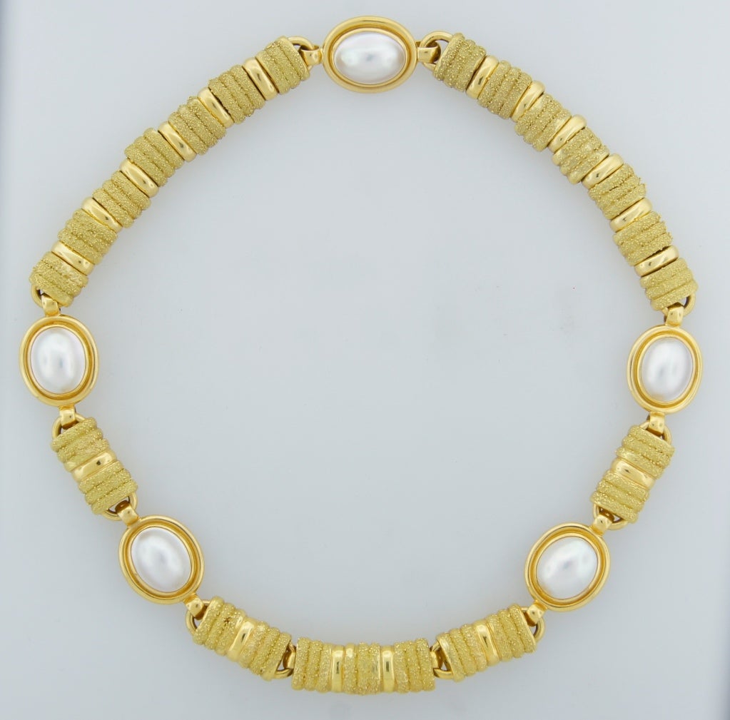 ELIZABETH GAGE Mobe Pearl & Yellow Gold Necklace 4