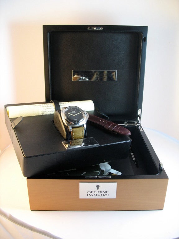 Panerai stainless steel Luminor 1950 wristwatch, PAM 127, circa 2002.

No. E1382/1950, Ref. OP 6576. Made in a limited edition of 1950 examples in 2002.

Fine, large, cushion-shaped, water-resistant to 100 meters, stainless steel, diver's