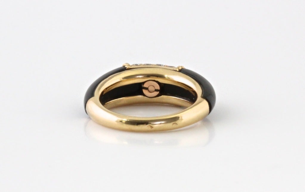 Women's VAN CLEEF & ARPELS  Gold, Diamond and Onyx Philippine Ring For Sale