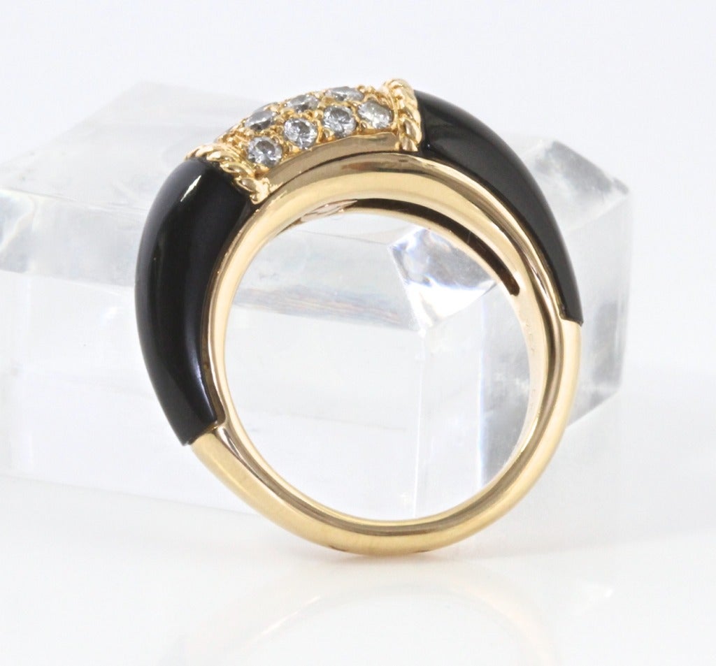 VAN CLEEF & ARPELS  Gold, Diamond and Onyx Philippine Ring For Sale 2