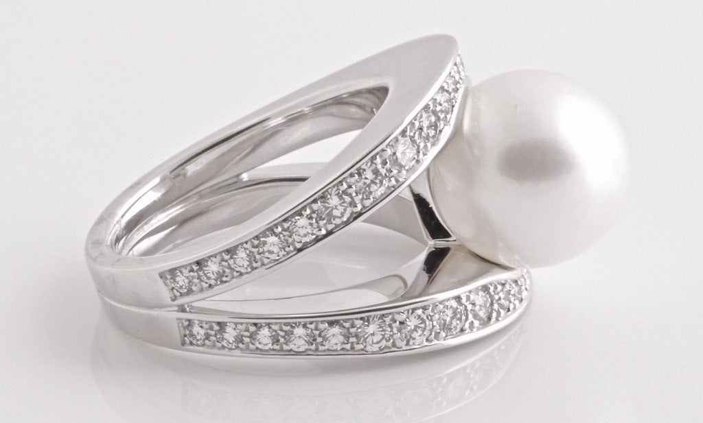 Women's CHOPARD White Gold Diamond Pearl Ring For Sale